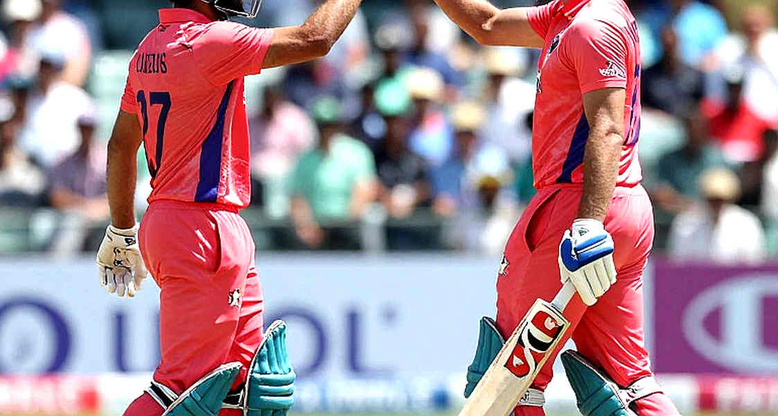 সোনার ফ্রেমের আড়ালে ০.৬ পয়েন্ট: ভারতের এক নম্বর মুকুট যতটা পোক্ত মনে হয়, ততটা নয় সোনার ফ্রেমের আড়ালে ০.৬ পয়েন্ট: ভারতের এক নম্বর মুকুট যতটা পোক্ত মনে হয়, ততটা নয়